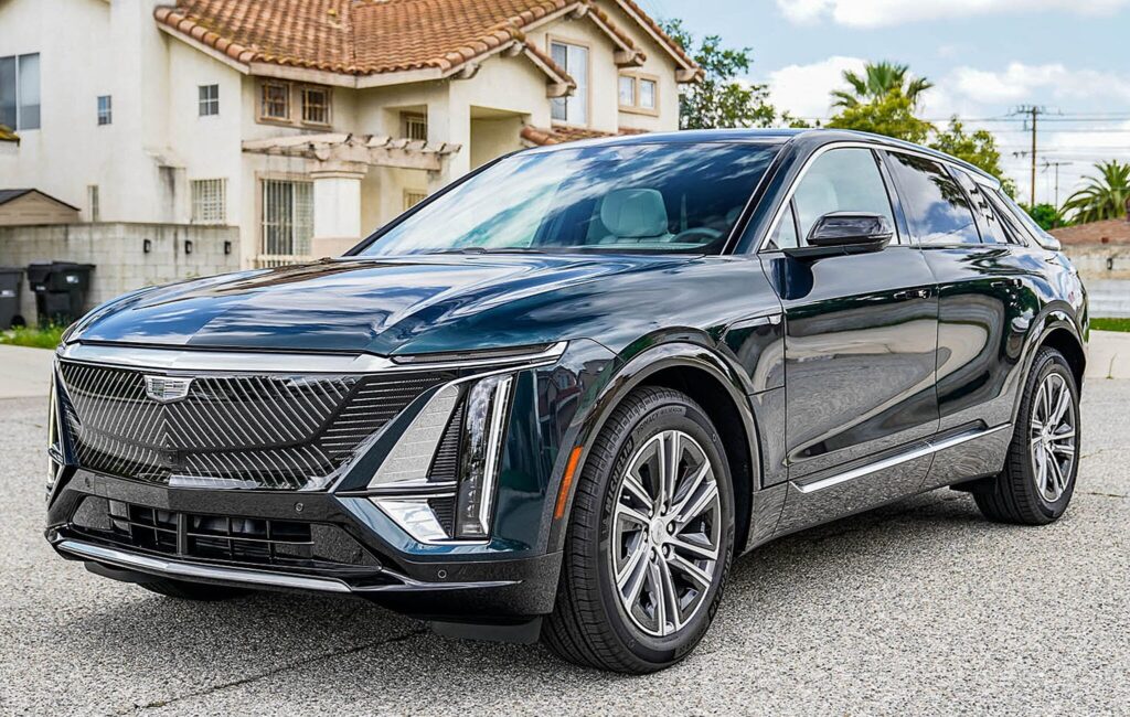 2025 Cadillac Lyriq Luxury 1