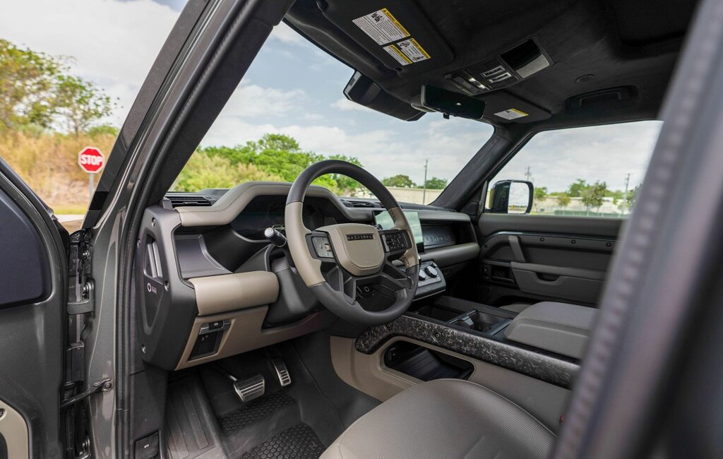 2025 Land Rover Defender 110 OCTA Edition One